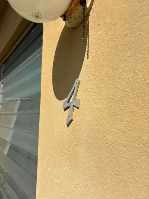 apt-4-301 Sharar Ave, Opa-Locka, FL, 33054-3305 | Card Image