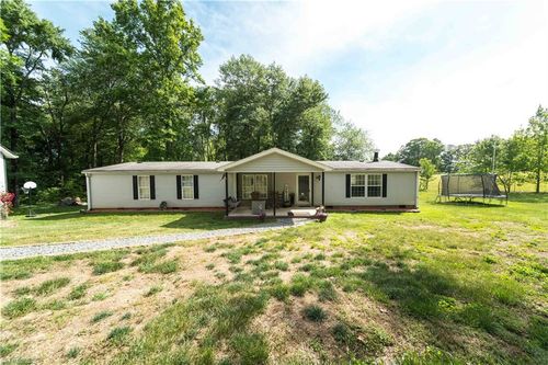 5925 Bobs Lake Rd, Hamptonville, NC, 27020-7622 | Card Image