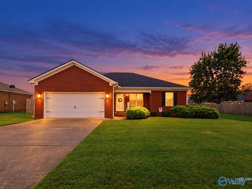 104 Ivy Darlene Dr, New Market, AL, 35761-8012 | Card Image