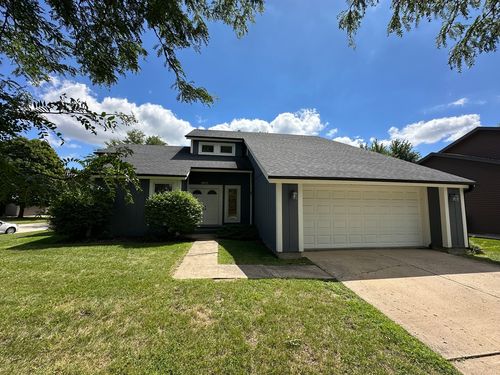 2075 Valley Creek Dr, Elgin, IL, 60123-2539 | Card Image