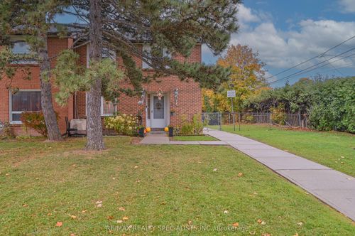 66 E Balmoral Drive N, Brampton, ON, L6T1V1 | Card Image