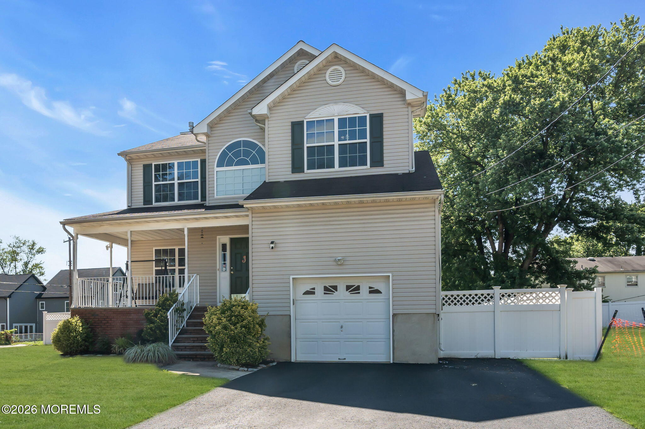 Residential in Cliffwood 2