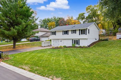 13653 69th Ave N, Maple Grove, MN, 55311-3519 | Card Image