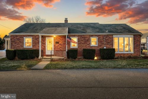 2 S Hill St, SHREWSBURY, PA, 17361-1512 | Card Image