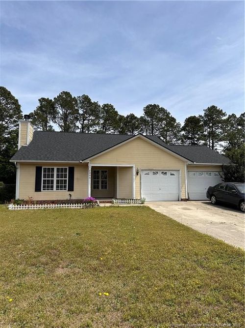 806 S Buckeye Dr, Raeford, NC, 28376-5752 | Card Image