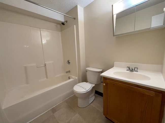 APT-201 - 96 Powers St, Condo with 2 bedrooms, 1 bathrooms and null parking in Milford NH | Image 24