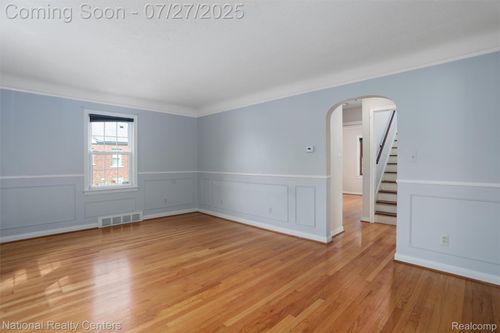 23044 Olmstead St, Dearborn, MI, 48124-2651 | Card Image