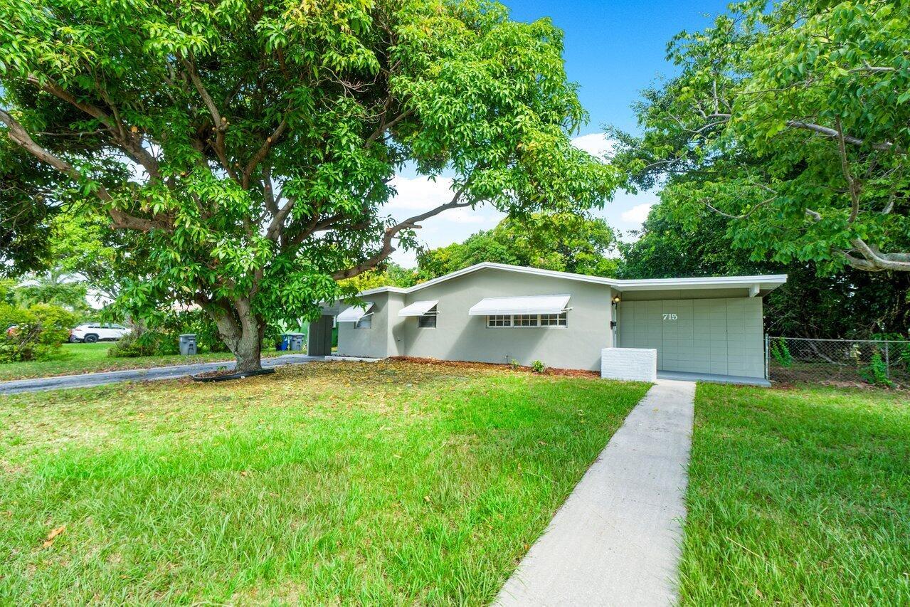 Jasmine Dr, West Palm Beach, FL 33403