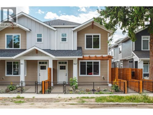 949 Stockwell Ave, Kelowna, BC, V1Y6W3 | Card Image