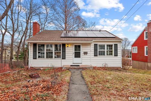 3 Huber Mnr, Middletown, CT, 06457-3718 | Card Image