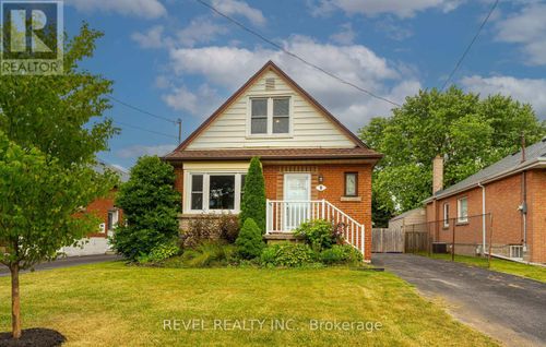 9 East 41st Street, Hamilton (Sunninghill), ON, L8T2Z3 | Card Image