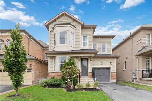 28 Babcock St, Waterdown, ON, L8B0S6 | Card Image