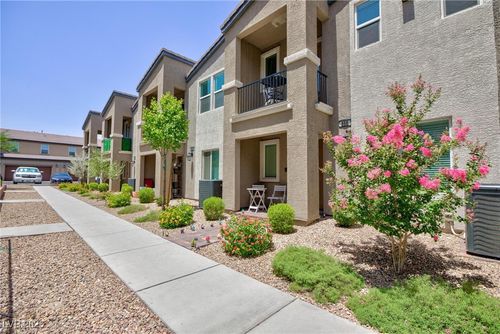 668 Tiarella Ln, Henderson, NV, 89015-7691 | Card Image