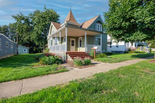 126 W Main St, El Paso, IL, 61738-1559 | Card Image