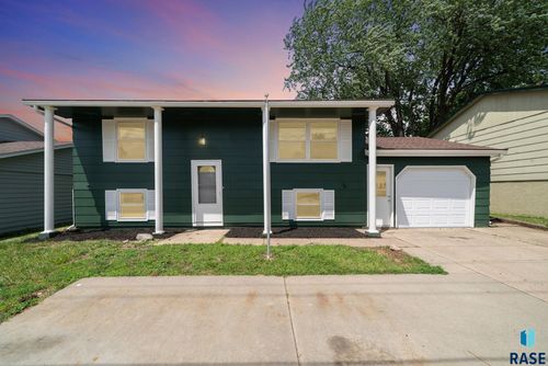 313 S Sycamore Ave, Sioux Falls, SD, 57110-1237 | Card Image