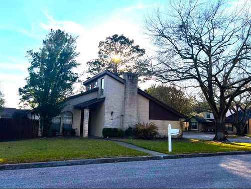 102 Briar Ridge Dr, Bellville, TX, 77418-3414 | Card Image