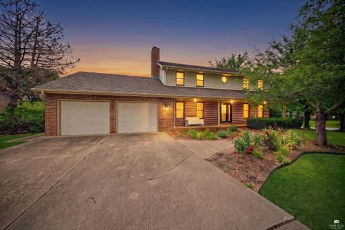 731 Victoria Heights Ter, Salina, KS, 67401-8400 | Card Image