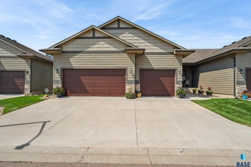1945 S Sonoma Pl, Sioux Falls, SD, 57106-4965 | Card Image