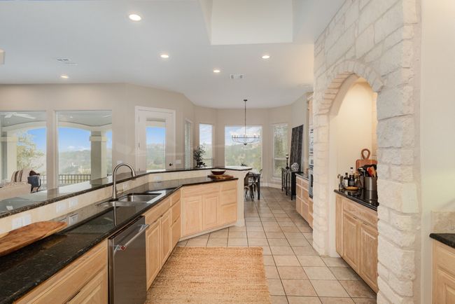 5019 Mcintyre Cir, House other with 3 bedrooms, 3 bathrooms and 3 parking in Austin TX | Image 11