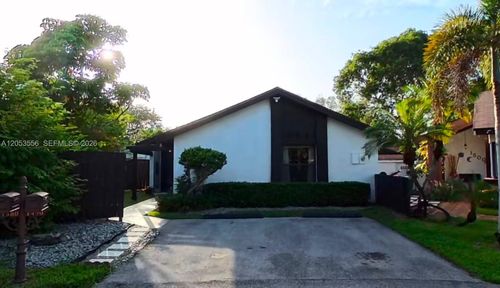1490 Flamingo Ct, Pembroke Pines, FL, 33026-2816 | Card Image