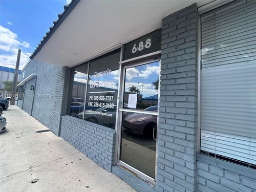 688-5245 Nw 36th St, Miami Springs, FL, 33166-5958 | Card Image