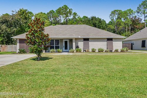 217 Henley Pl, Bay Saint Louis, MS, 39520-3920 | Card Image