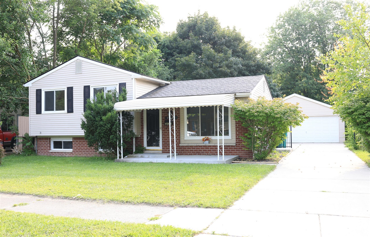 Isabelle St, Romulus, MI 48174