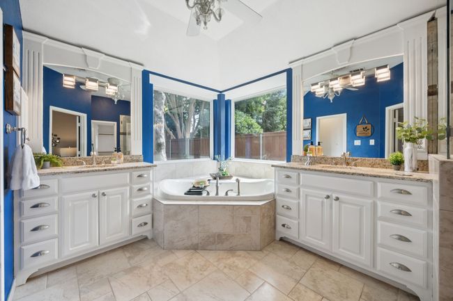 2001 Elm Creek Ln, House other with 3 bedrooms, 2 bathrooms and null parking in Flower Mound TX | Image 20