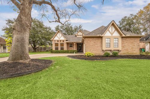 9807 Hambleton Way Circle, Houston, TX, 77065 | Card Image