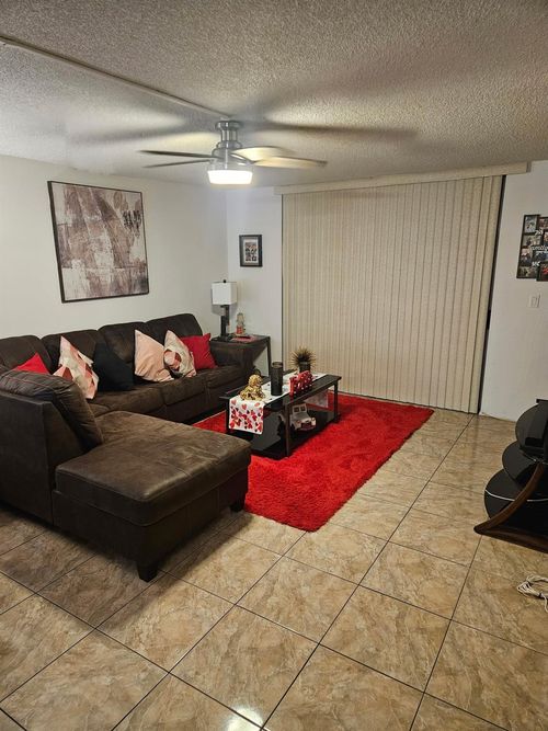 apt-2g-3710 Inverrary Dr, LAUDERHILL, FL, 33319-5142 | Card Image