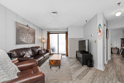 apt-106-90 Quincy Shore Dr, Quincy, MA, 02171-2914 | Card Image