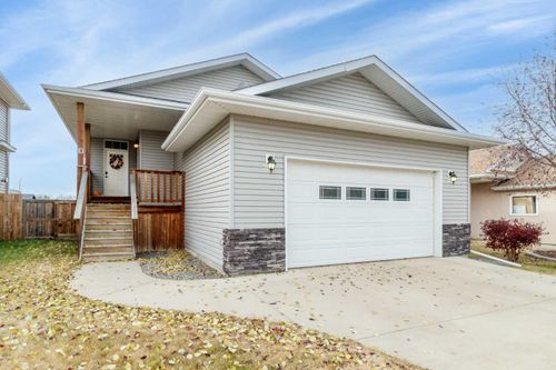 10 Fawn Meadows Cres, Delburne, AB, T0M | Card Image