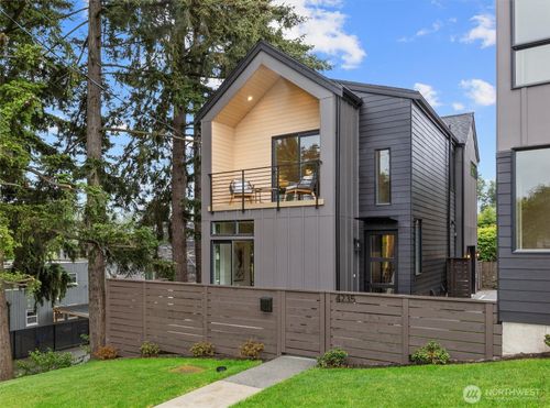 4235 S Bradford St, Seattle, WA, 98118 | Card Image