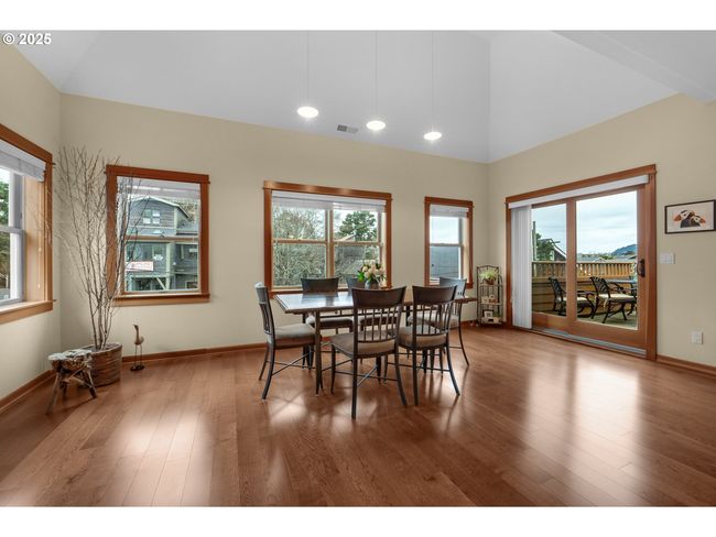 APT-201 - 123 S Hemlock St, Condo with 3 bedrooms, 2 bathrooms and null parking in Cannon Beach OR | Image 25