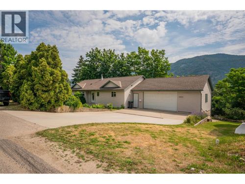 3209 5th Ave, Castlegar, BC, V1N2V6 | Card Image