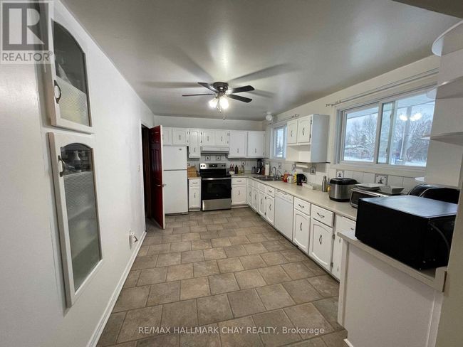 85 Mississauga Ave, House other with 3 bedrooms, 2 bathrooms and 4 parking in Elliot Lake ON | Image 4