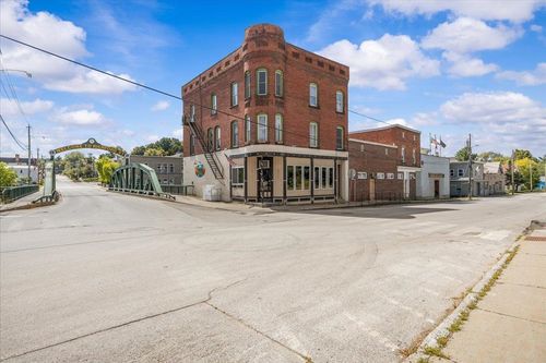 2 Main St, Richford, VT, 05476-1144 | Card Image