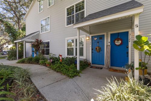 3122 Valley Oaks Dr, Tampa, FL, 33618-5200 | Card Image