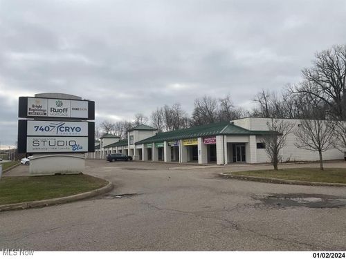 3935 Northpointe Dr, Zanesville, OH, 43701-7361 | Card Image