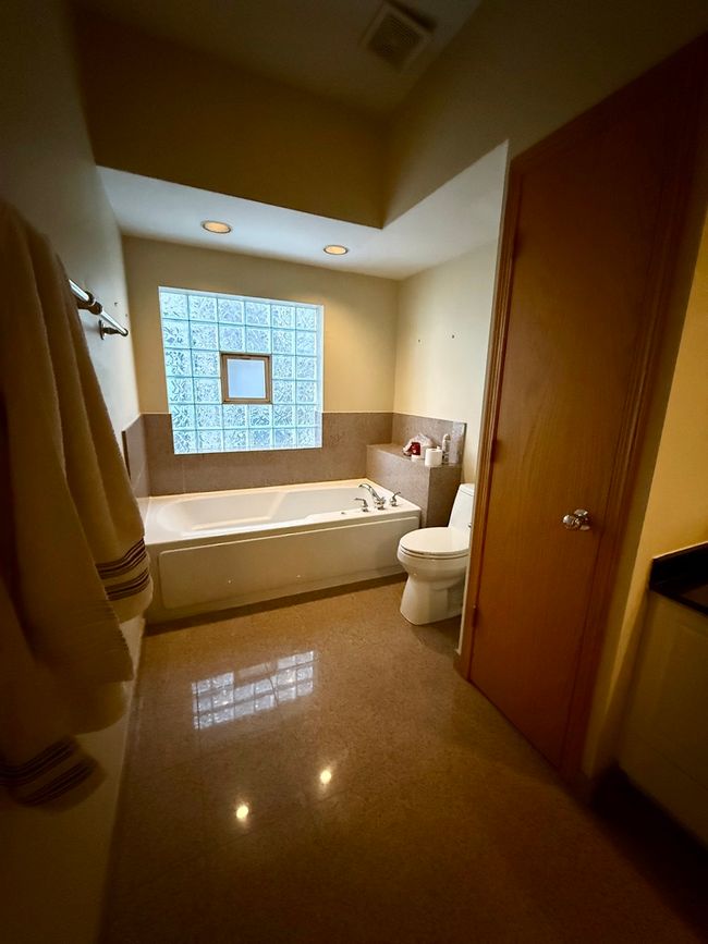 APT-1 - 654 Briar Pl, Condo with 3 bedrooms, 2 bathrooms and 1 parking in CHICAGO IL | Image 17