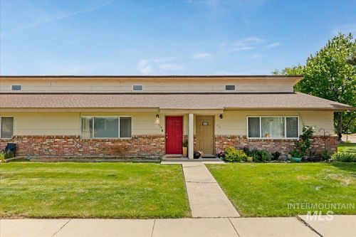 714 Nw 8th St, Meridian, ID, 83642-2403 | Card Image
