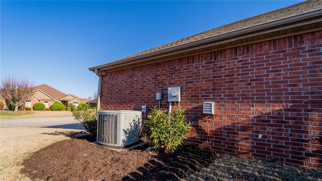 5711 S 66 Th St, House other with 4 bedrooms, 2 bathrooms and null parking in Cave Springs AR | Image 6