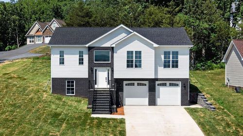 211 Suffolk Dr, ROCKINGHAM, VA, 22802-1190 | Card Image