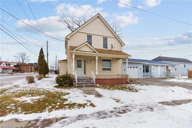21 Bridge St, House other with 4 bedrooms, 2 bathrooms and 4 parking in Port Colborne ON | Image 5