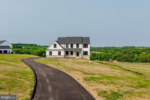 496 Long Lane Rd, WALNUTPORT, PA, 18088-9630 | Card Image