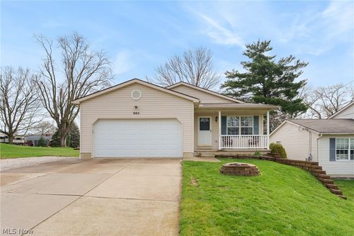 984 Delmont Ave Nw, Massillon, OH, 44647-9602 | Card Image
