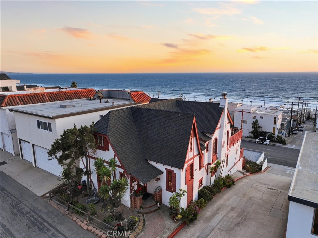 Residential Income in Manhattan Beach 2