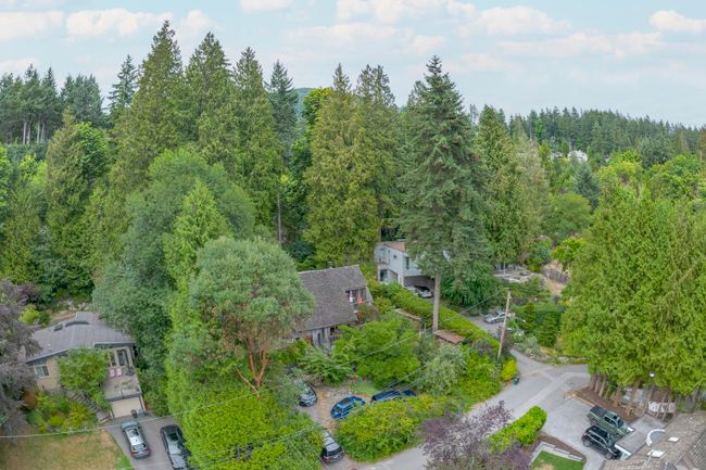 4031 Rose Crescent, House other with 4 bedrooms, 3 bathrooms and 4 parking in West Vancouver BC | Image 3