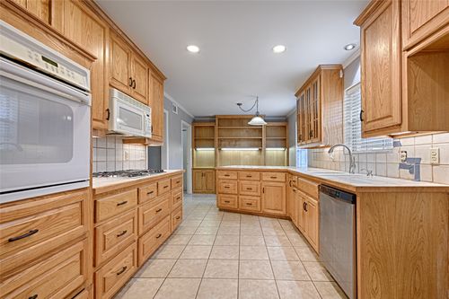 614 Brookfield Dr, Garland, TX, 75040-4135 | Card Image