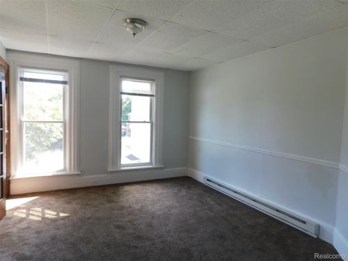 1805 Military St, Port Huron, MI, 48060-5975 | Card Image